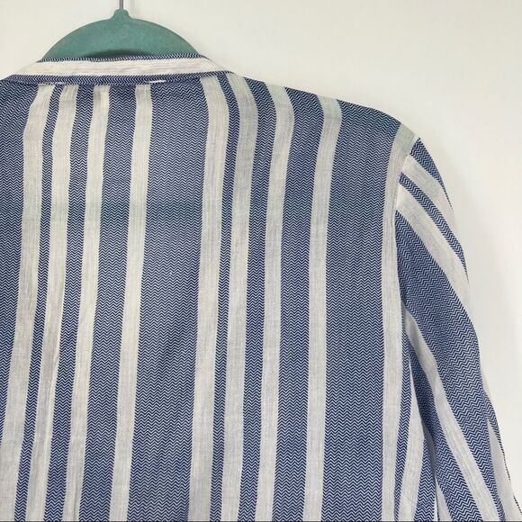 Guess Los Angeles Wrap Front Surplice Striped V-neckline Short Sleeves Blouse - Picture 7 of 9